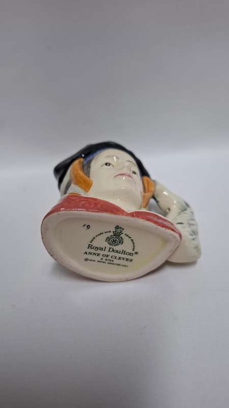 Royal Doulton Small Toby Jugs Set of 7 " Henry VIII " And His 6 Wives - Excellent Condition