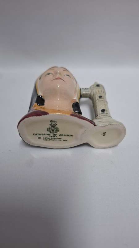 Royal Doulton Small Toby Jugs Set of 7 " Henry VIII " And His 6 Wives - Excellent Condition