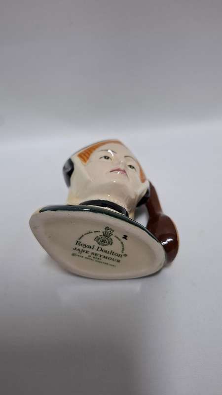Royal Doulton Small Toby Jugs Set of 7 " Henry VIII " And His 6 Wives - Excellent Condition