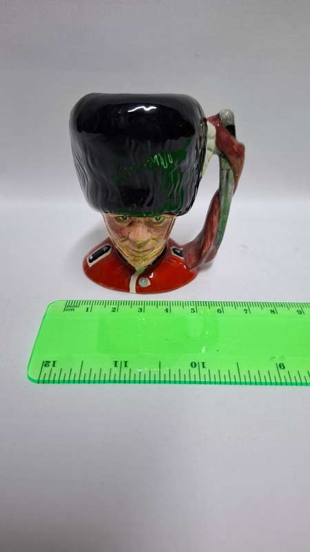 Royal Doulton Small Toby Jug " The Guardsman " D. 6772 - Excellent Condition