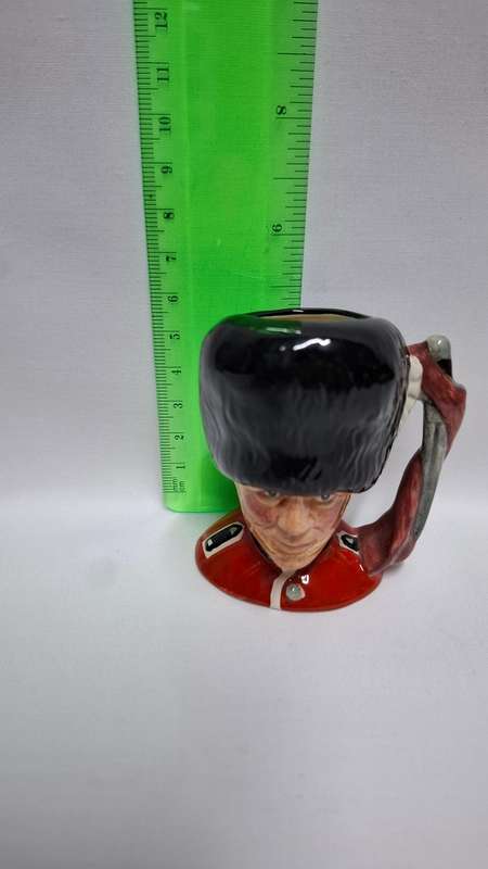 Royal Doulton Small Toby Jug " The Guardsman " D. 6772 - Excellent Condition