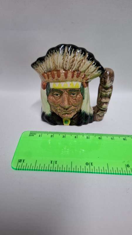 Royal Doulton Small Toby Jug " North American Indian " D. 6665 - Excellent Condition