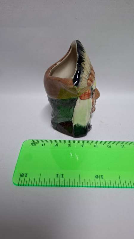 Royal Doulton Small Toby Jug " North American Indian " D. 6665 - Excellent Condition