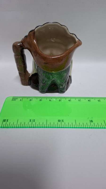 Royal Doulton Small Toby Jug " North American Indian " D. 6665 - Excellent Condition