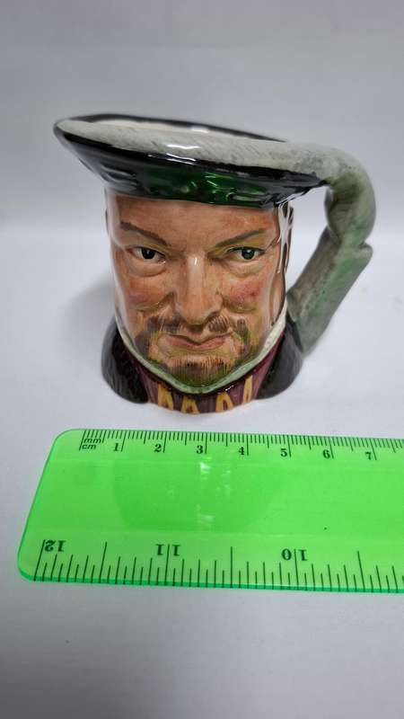 Royal Doulton Small Toby Jugs Set of 7 " Henry VIII " And His 6 Wives - Excellent Condition