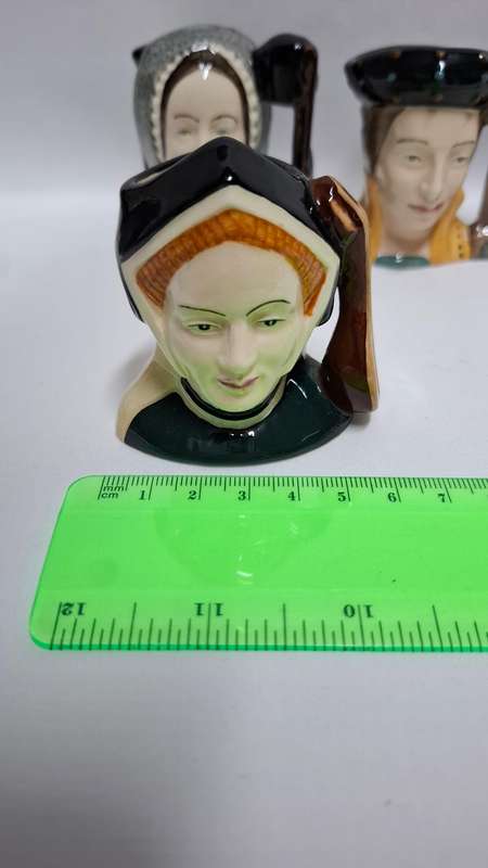 Royal Doulton Small Toby Jugs Set of 7 " Henry VIII " And His 6 Wives - Excellent Condition