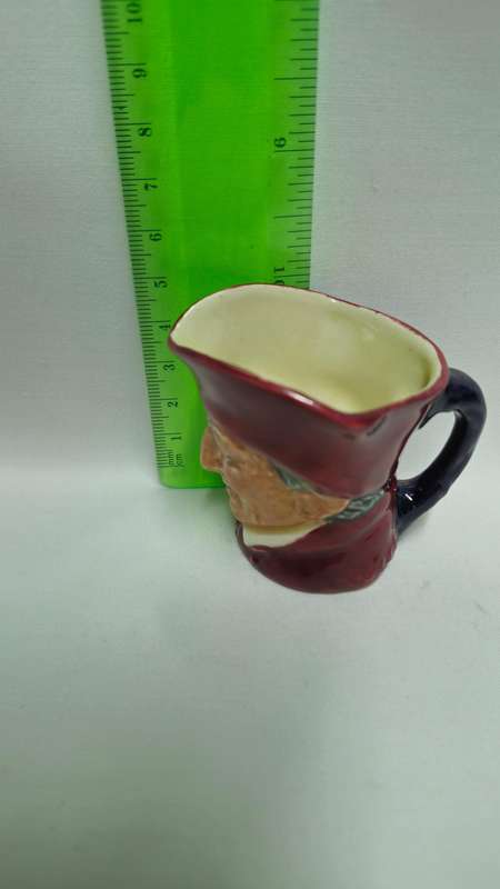 Royal Doulton Small Toby Jug " Cardinal " D. 5614 - Excellent Condition