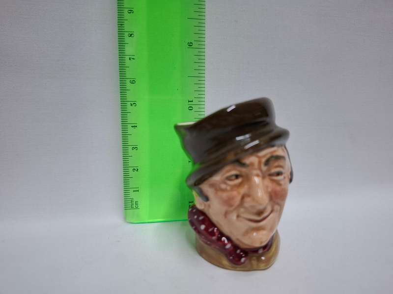 Royal Doulton Small Toby Jug "Sam Weller" D. 5841 - Excellent Condition