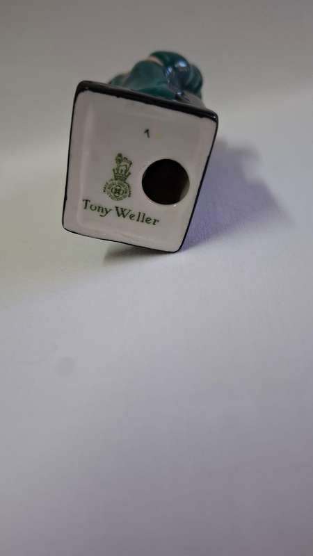 Stunning Royal Doulton Figurine  "Tony weller"  - Good Condition