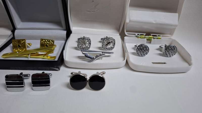 Multiple Style of 6 Pairs of Men's Cufflinks Set- Excellent Condition