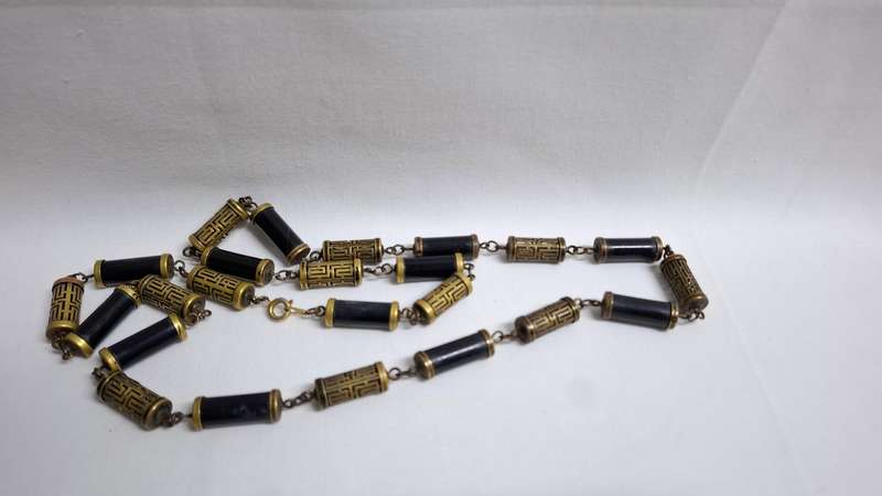 Beautiful Vintage Black and Gold Art Deco Necklace - Excellent Condition