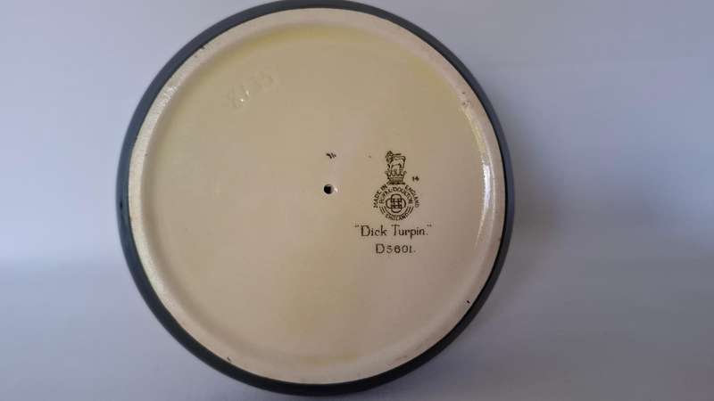 Royal Doulton Toby Jug Matchbook Holder Ashtray "Dick Turpin" D. 5601 - Excellent Condition