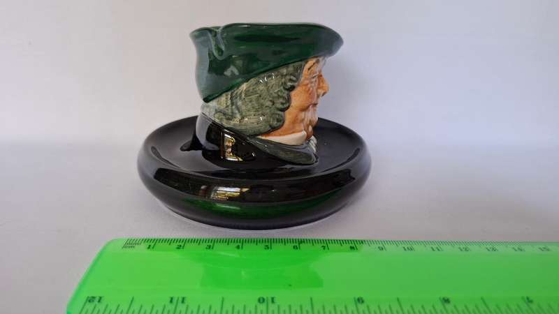 Royal Doulton Toby Jug Matchbook Holder Ashtray "Parson Brown" D.5600 - Excellent Condition