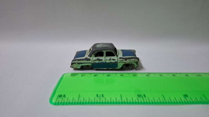 Vintage Diecast Dinky Toy No.061  "Ford Prefect". - Well played Condition