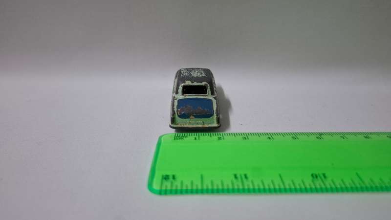 Vintage Diecast Dinky Toy No.061  "Ford Prefect". - Well played Condition