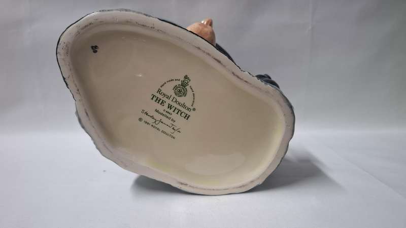 Royal Doulton Large Toby Jug "The Witch" D.6893 - Excellent Condition