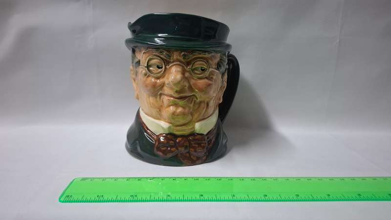 Royal Doulton Large Toby Jug "Mr Pickwick' D.6060- Excellent Condition