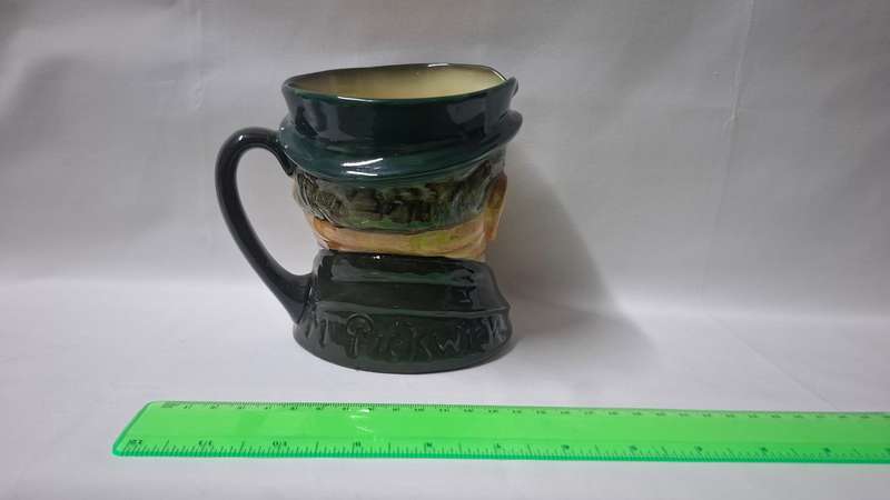 Royal Doulton Large Toby Jug "Mr Pickwick' D.6060- Excellent Condition