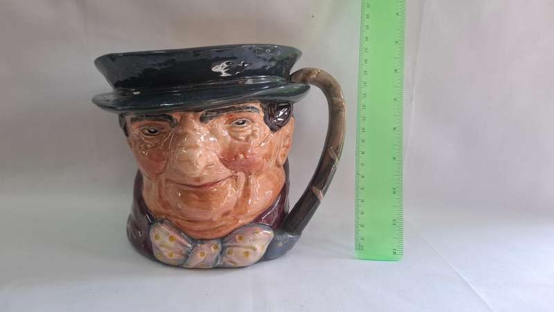 Royal Doulton Large Toby Jug "Tony Weller" D.5531 - Excellent Condition