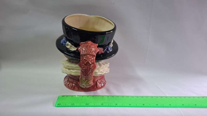 Royal Doulton Large Toby Jug "Beefeaters" D.6206 - Excellent Condition