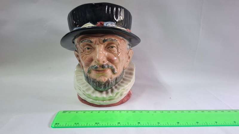 Royal Doulton Large Toby Jug "Beefeaters" D.6206 - Excellent Condition