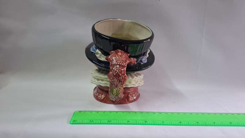 Royal Doulton Large Toby Jug "Beefeaters" D.6206 - Excellent Condition