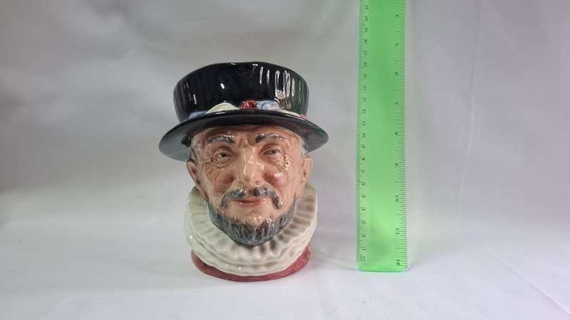 Royal Doulton Large Toby Jug "Beefeaters" D.6206 - Excellent Condition