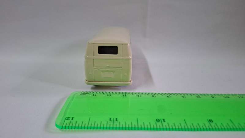 Days Gone Diecast Volkwagen Transporter Van Nescafe No.26