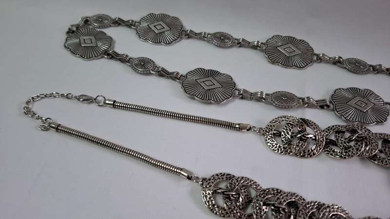 Beautiful Vintage Style Silver Plated Necklace Set - Excellent Condition