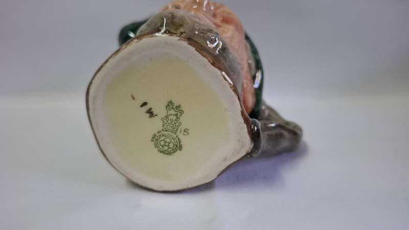 Royal Doulton Small Toby Jug "Auld Mac" D. 5824 - Excellent Condition
