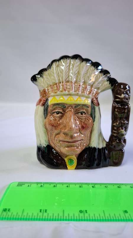 Royal Doulton Small Toby Jug " North American Indian " D. 6665 - Excellent Condition