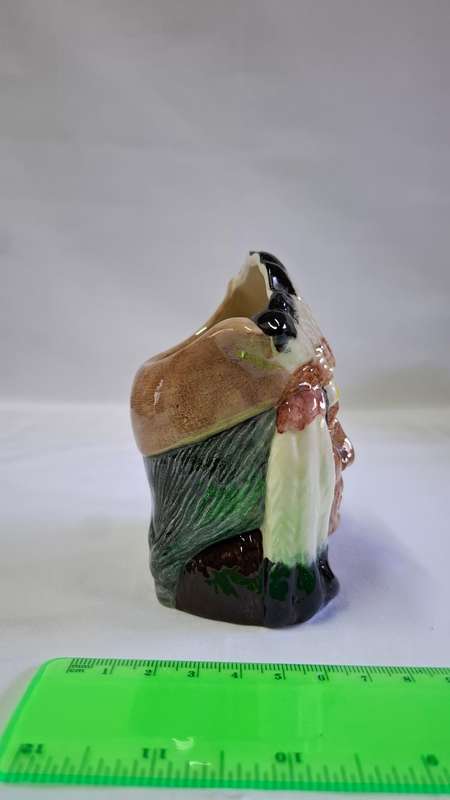 Royal Doulton Small Toby Jug " North American Indian " D. 6665 - Excellent Condition