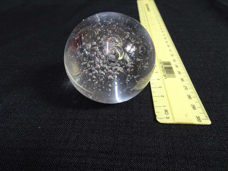 Beautiful Vintage Clear Glass Controlled Bubbles Paperweight - Good condition