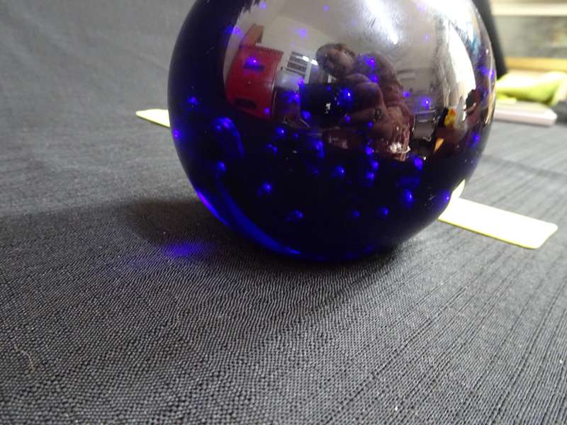 Beautifull Vintage Cobalt Blue Paperweight with Small Bubbles - Good condition
