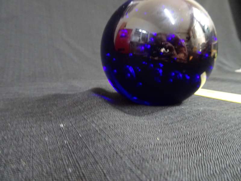 Beautifull Vintage Cobalt Blue Paperweight with Small Bubbles - Good condition