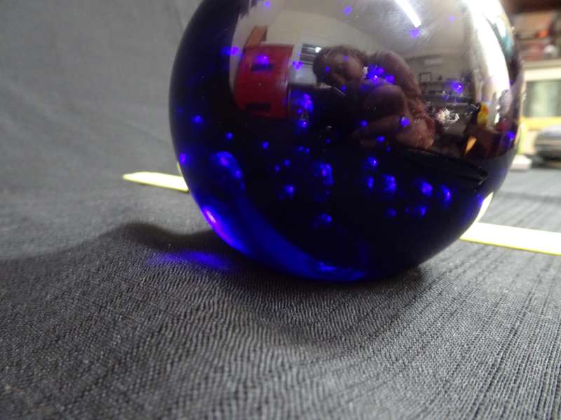 Beautifull Vintage Cobalt Blue Paperweight with Small Bubbles - Good condition