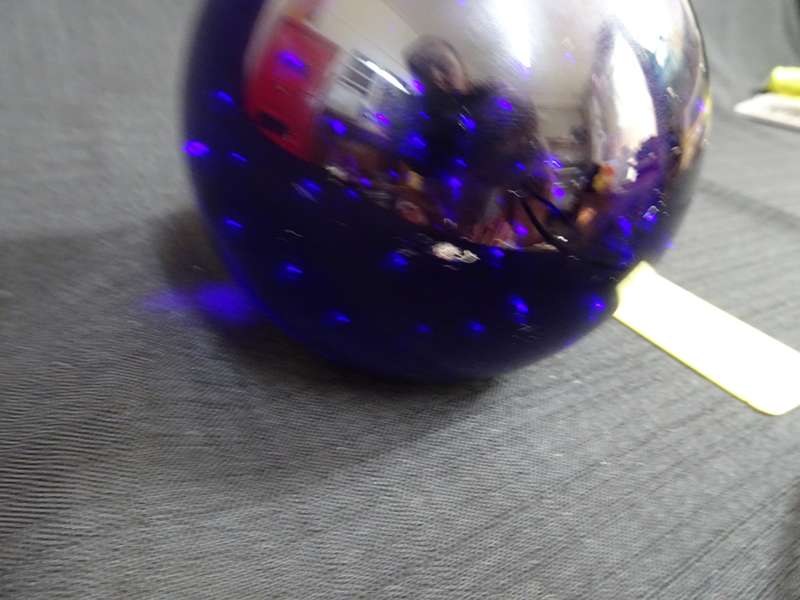 Beautifull Vintage Cobalt Blue Paperweight with Small Bubbles - Good condition
