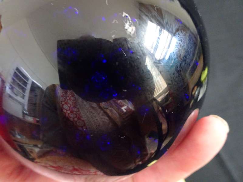 Beautifull Vintage Cobalt Blue Paperweight with Small Bubbles - Good condition