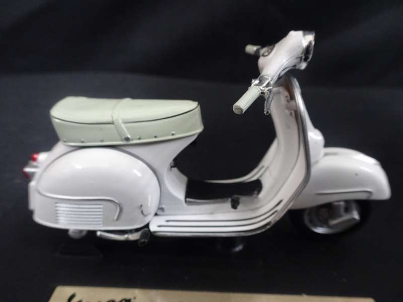 Vespa Scooter 160GS (1962) Maisto - Scale: 1:18 - Made In China