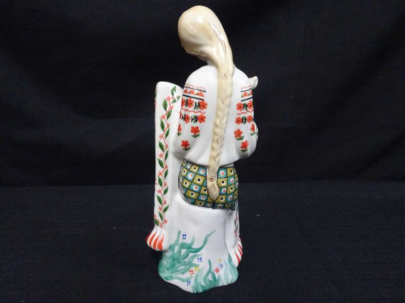 Vintage Kiev Soviet Porcelain Figurine Girl - Embroidering Sewing - In Excellent Condition