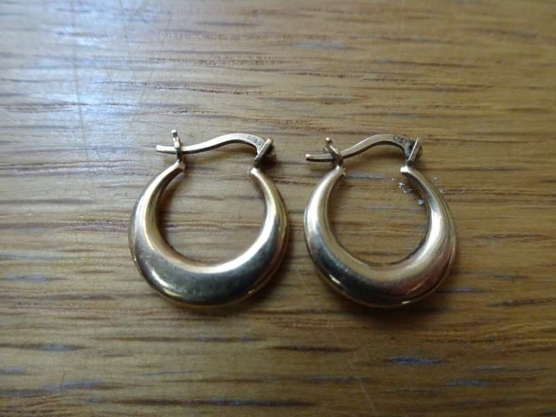 Stunning 875 Gold Hoop Earrings-Clearly Marked 875 - 0.7 Gram - Small Dent In One Earring See Images