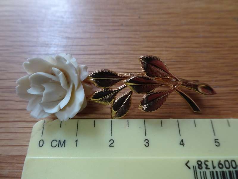 Gorgeous Carved Rose Floral Stem Brooch - In Excellent Condition