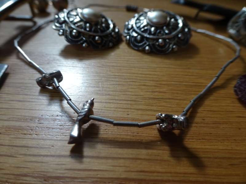 Stunning Vintage Joblot Of Different Costume Jewellery Items - See My Description