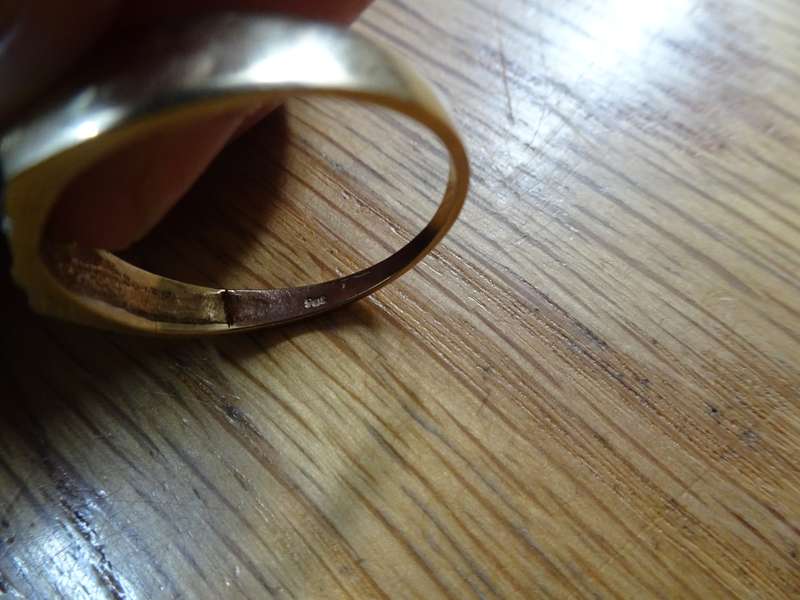Beautiful 9ct Gold Men's Wedding Ring - Clearly Marked 9ct - 2.8 Grams - Size 20