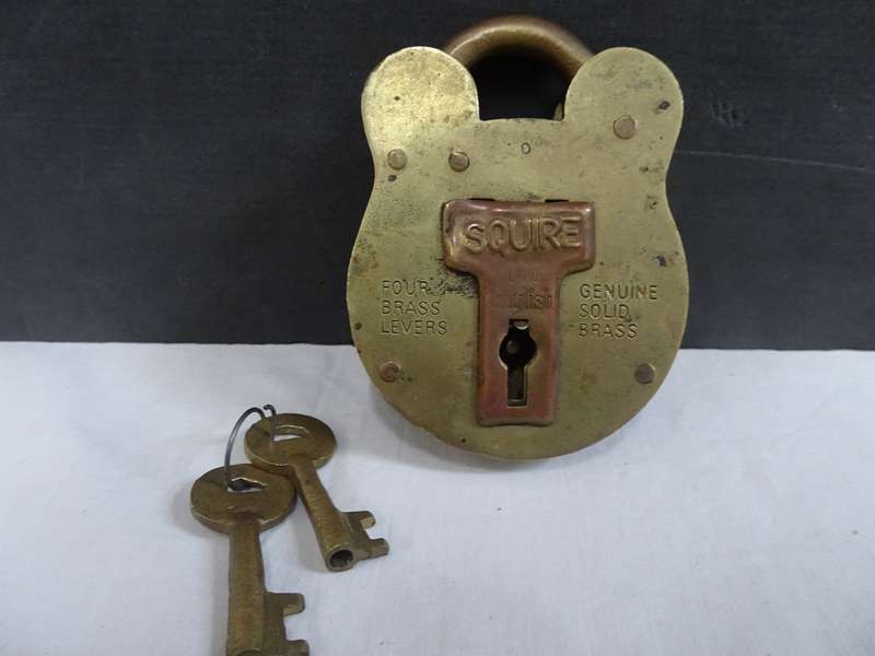 Antique Large Brass Lock Squire,Old English-JAS Morgan&Son LTD-Justin Square - See Description