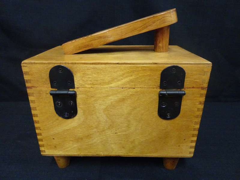 Stunning Vintage Wooden Shoe Shine Box With Accessories - See My Description