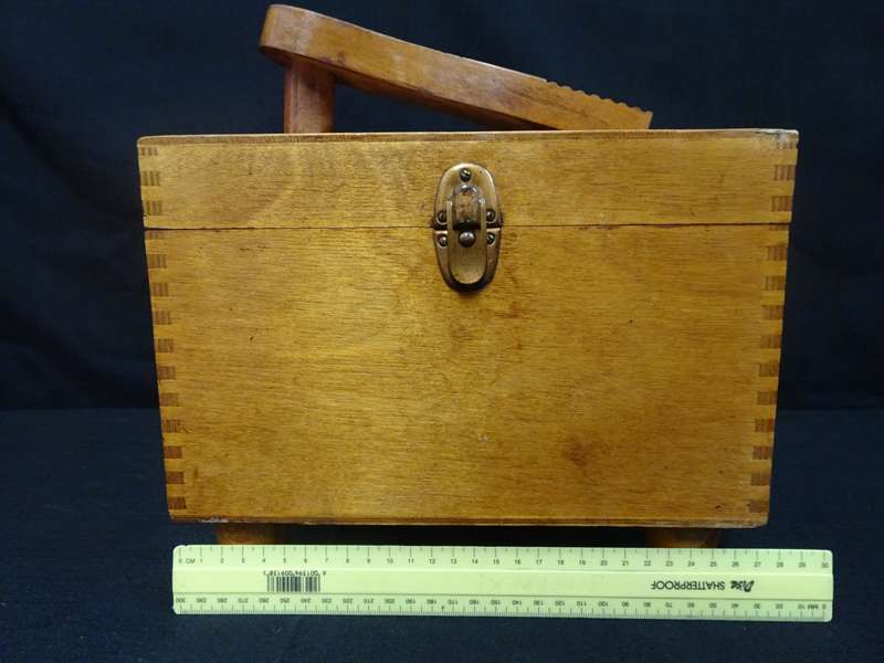Stunning Vintage Wooden Shoe Shine Box With Accessories - See My Description