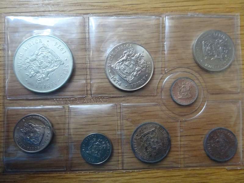 Republic Of South Africa Unculated 1974 Mint Pack (Silver R1) - In Excellent Condition