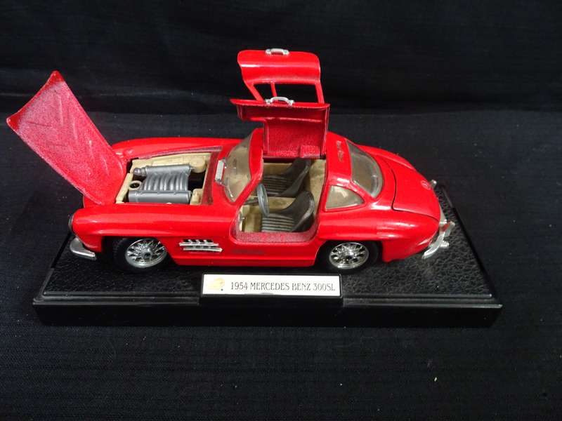 Stunning 1954 Mercedes Benz 300 SL - Scale 1:24 - In Good Condition