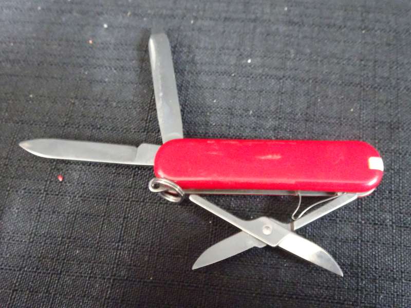 Stunning Victorinox Swiss Army Classic SD Red Pocket Knife - In Excellent Condition - 5.5cm